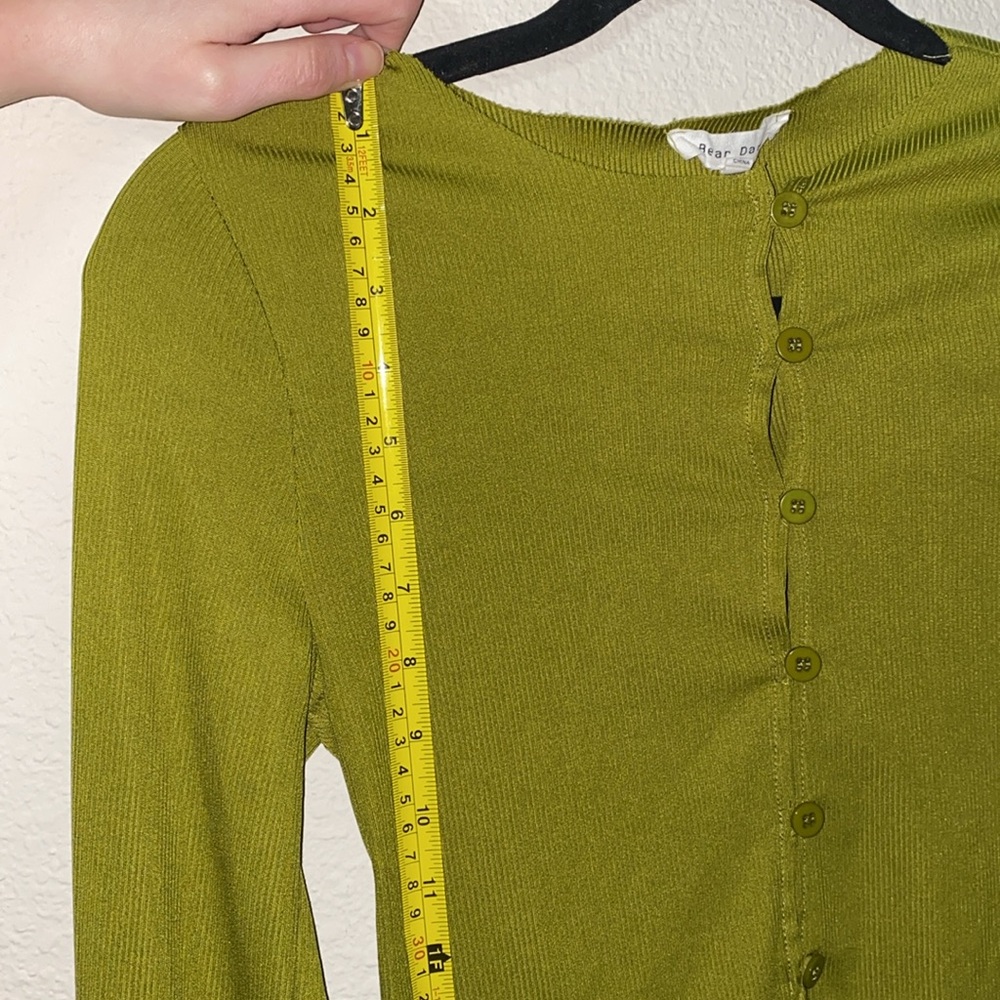 🌵Olive Green Button-Up Women's Top with high-low like front! - Picture 6 of 10
